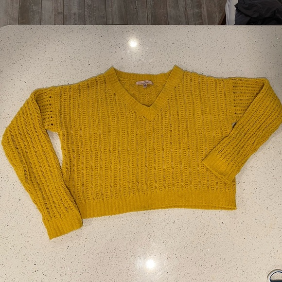 Women’s V- Neck knitted sweater - Picture 4 of 4